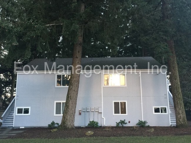 Building Photo - 17726 NE Glisan St