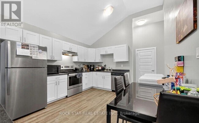 Building Photo - 364 Beachwood Ave