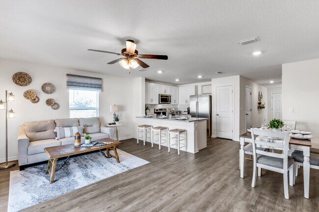 Foto del edificio - Laurel Lakes Townhomes