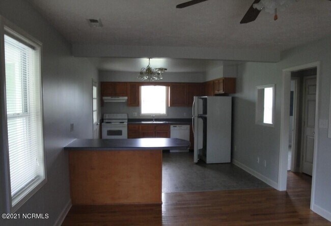Building Photo - 210 Volaris Ln