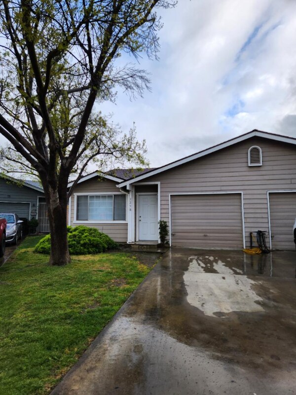 Foto principal - 325 Springville Ct