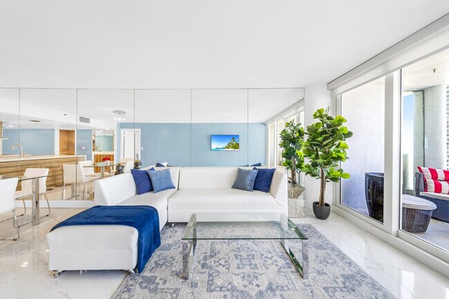 Foto del edificio - 1717 N Bayshore Dr