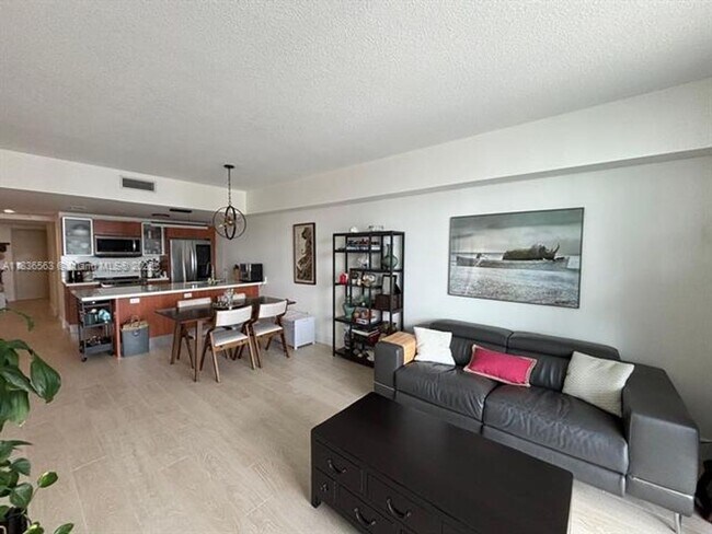 Foto del edificio - 185 SW 7th St
