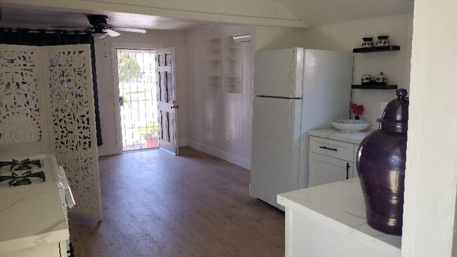 Building Photo - 214 2nd St