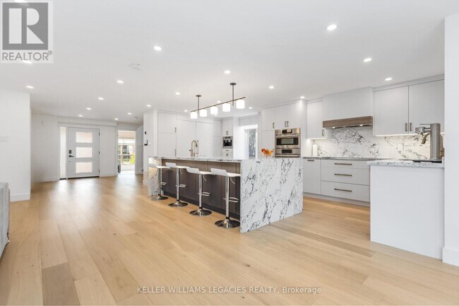 Building Photo - 504 Traviss Dr