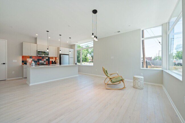 Foto del edificio - Modern 1 bedroom downtown condo with large...
