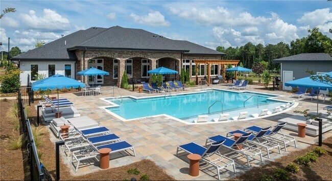 Building Photo - 100 Oakbrook Dr