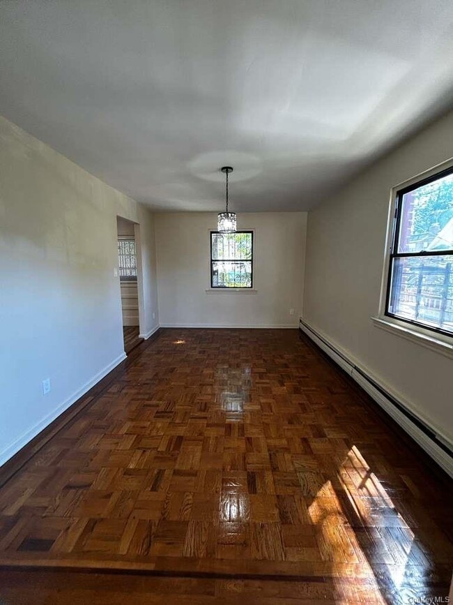 Building Photo - 1149 E 219th St