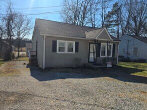 Building Photo - 316 E Highland Dr