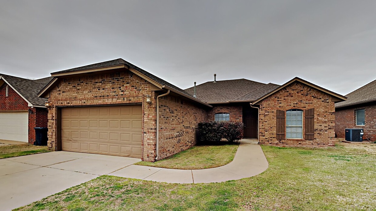 Foto principal - 3 Bedroom 2 Bath Home in Edmond Schools