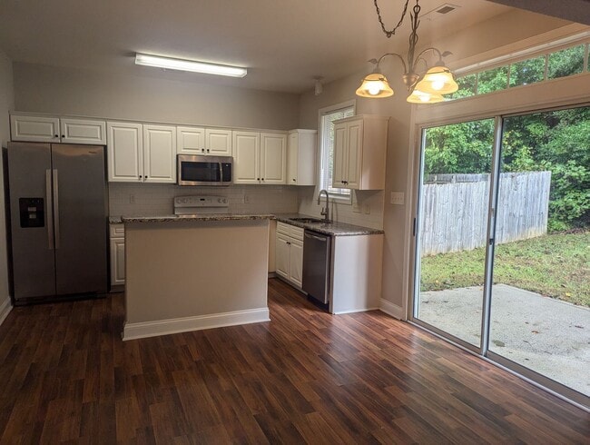 Foto del edificio - CABARRUS COUNTY-HIGHLAND CREEK 4 BEDROOM/2.5 BATH