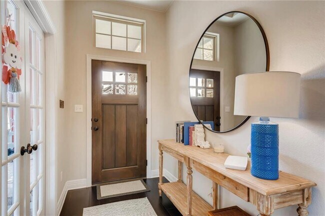 Foto del edificio - 6800 Llano Stage Trl