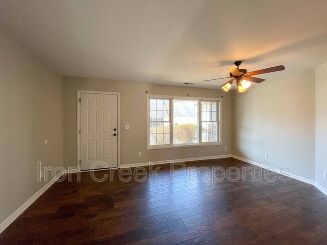 Building Photo - 100 Rotunda Cir