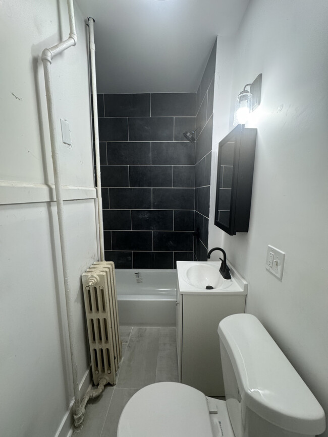 Foto del edificio - 1045 E 73rd St