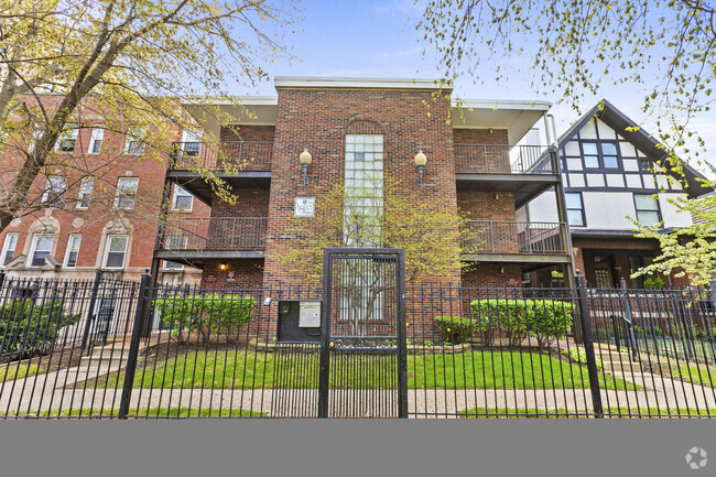 Building Photo - 4541 N Beacon St