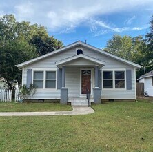 Building Photo - 1112 NE Wellman Ave