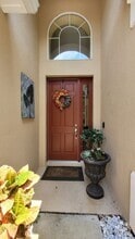 Building Photo - 8247 Hedgewood Dr