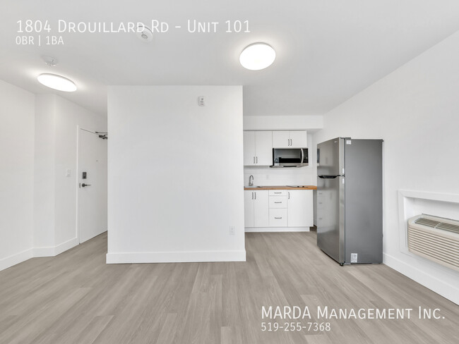 Photo du bâtiment - MODERN BACHELOR UNIT - PERFECT EAST WINDSO...