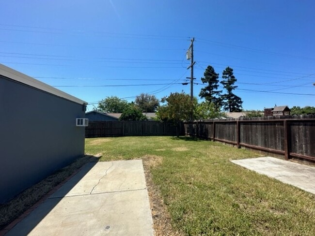 Foto del edificio - 4 bedroom home in North Woodland