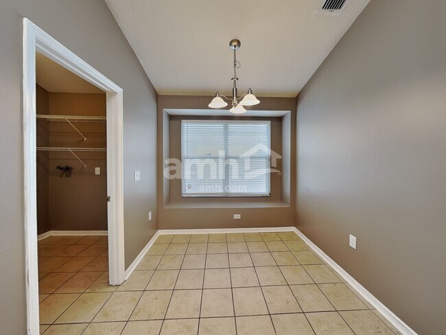 Foto del edificio - 22611 Roderick Dr