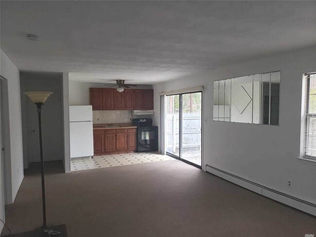 Foto del edificio - 30 Blueberry Ln
