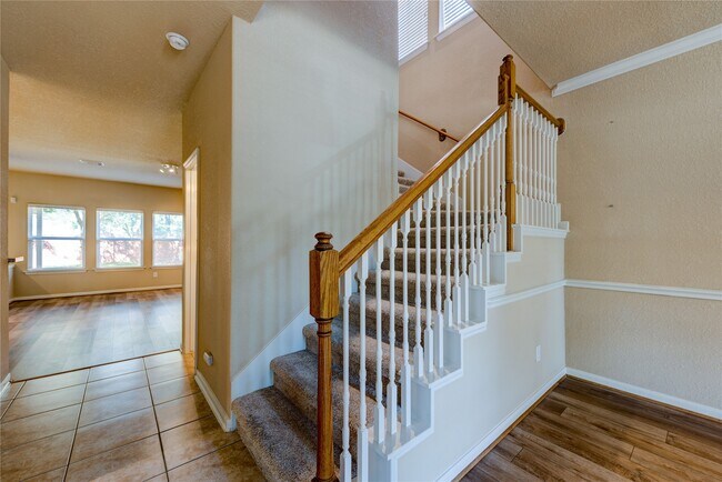 Foto del edificio - 4323 Wellington Grove Ln