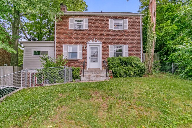 Building Photo - 1403 N Roosevelt St