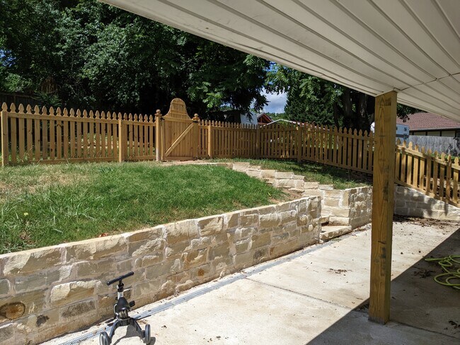 Foto del edificio - 32 Woodrow Ave