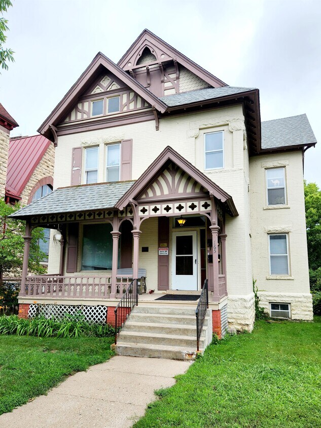 Primary Photo - 165 W Broadway St