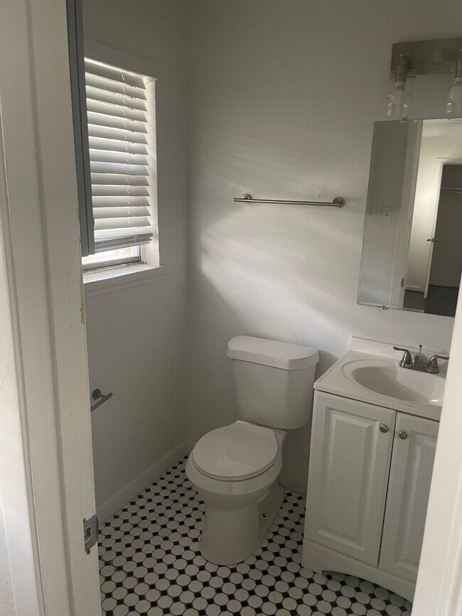 Foto del edificio - 5102 Academy St