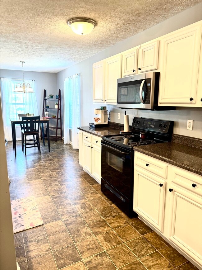 Foto del edificio - 408 Cedar Hollow Dr