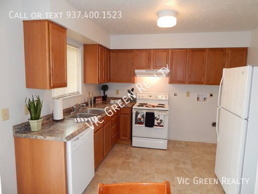 Building Photo - Large 2 Bedroom Garden Apartment