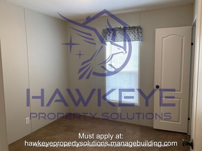 Foto del edificio - 411 Skyline Dr W