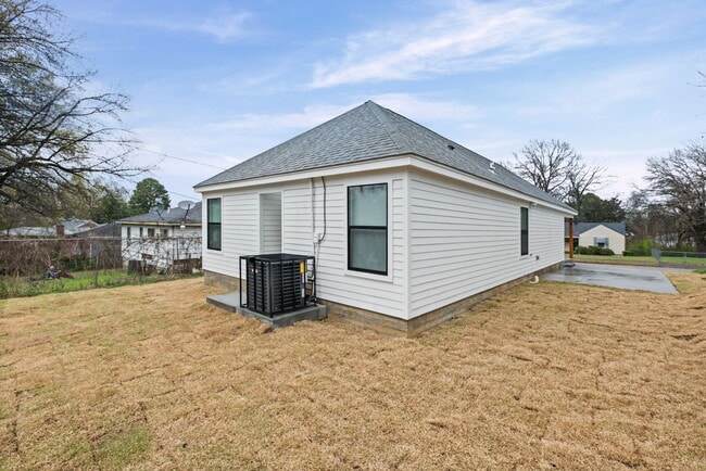 Building Photo - 3187 Millwood Rd