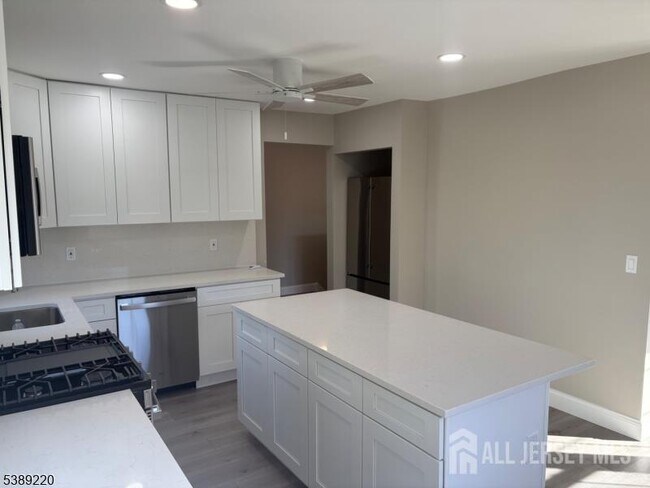 Foto del edificio - 428 Highland Ave