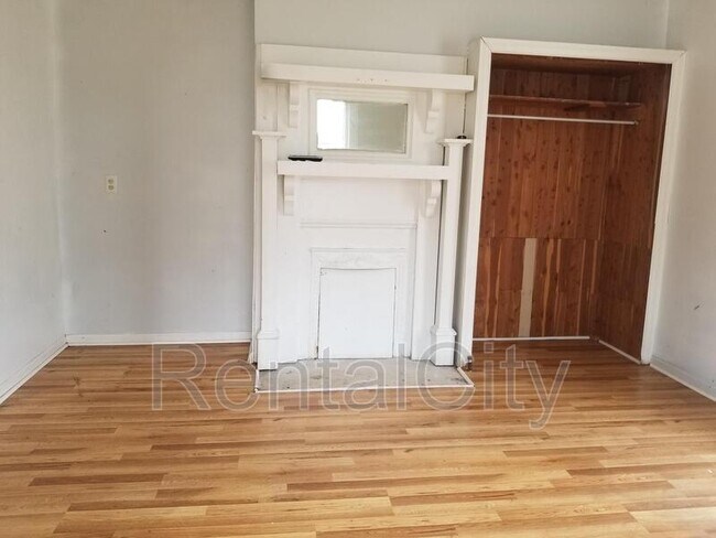 Foto del edificio - 246 Linden St