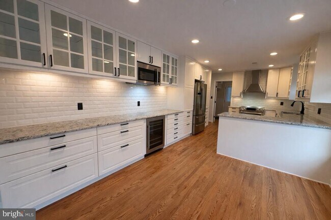 Building Photo - 1744 Lockerbie Ln