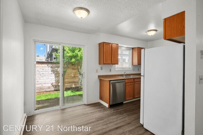 Building Photo - 2 br, 1 bath House - 5115 N Michigan Ave