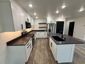 Building Photo - 3 B Raven Rdg Rd