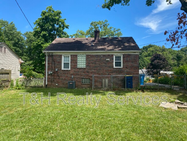 Building Photo - 5536 Primrose Ave