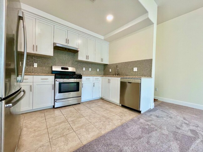 Building Photo - 538 S Mathilda Ave