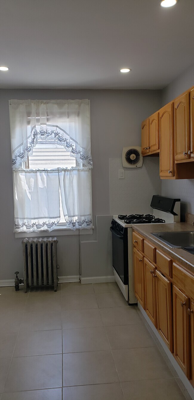 Foto del edificio - 8630 126th St