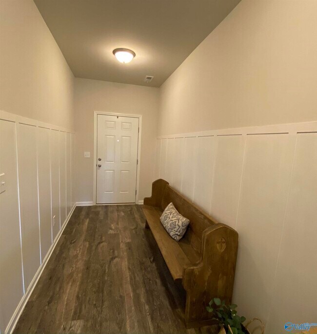 Building Photo - 107 Daymark Dr