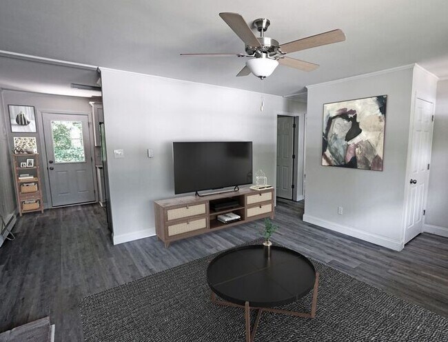 Foto del edificio - Newly Renovated 2-bedroom Cottage Home in ...