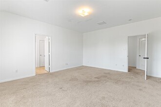 Building Photo - 11017 Panther Ct