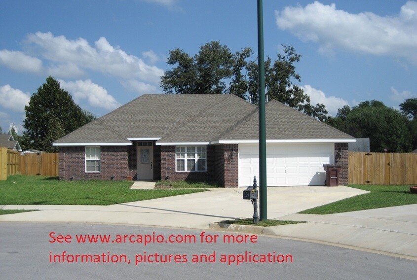 1306 E Ken Leach Ct, Siloam Springs, AR 72761 House for Rent in