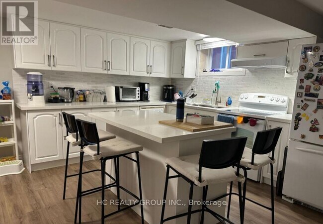 Photo du bâtiment - 322 Carson Dr