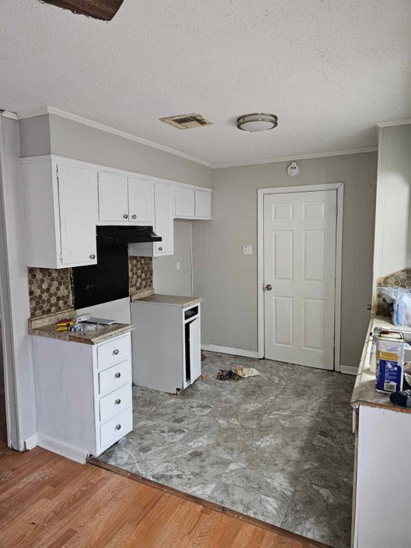 Building Photo - 122 Sweetwood St