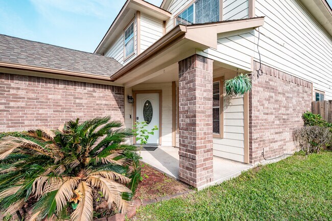 Building Photo - 4435 Crossvine Ave