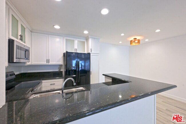 Foto del edificio - 11750 Sunset Blvd